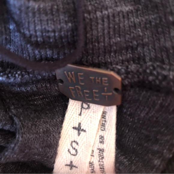 ❤️Free People We The Free Split Back Grey Turtleneck Sweater Back Slit Small P - Picture 11 of 13